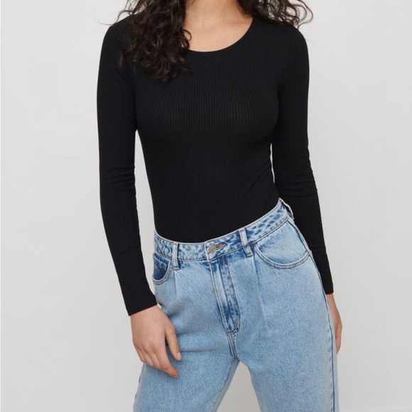 🆕 BNWT Dynamite Ribbed Open-Backed Bodysuit - Picture 3 of 4